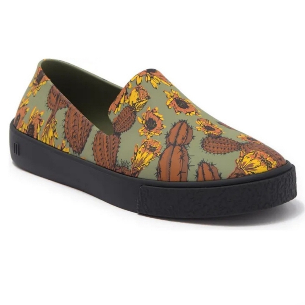 Melissa PVC Sz 8 cactus slip on sneaker
